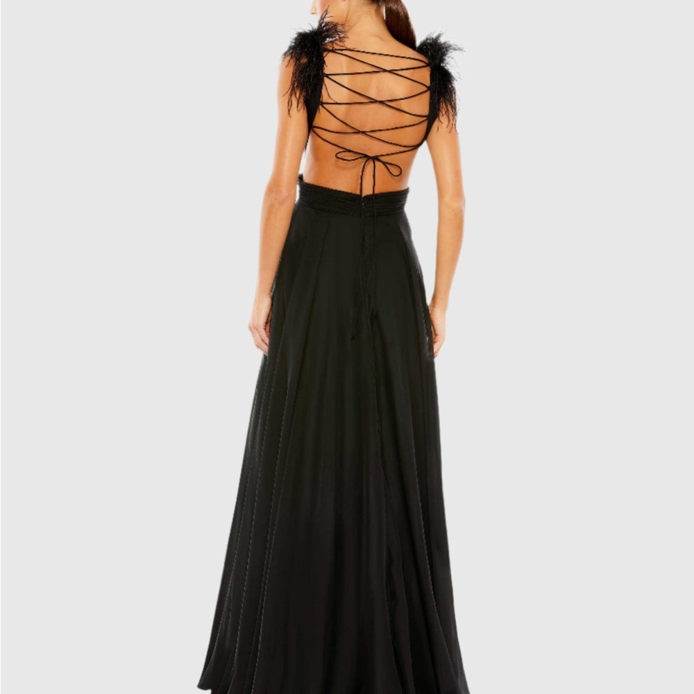 Mac Duggal Black Plunge Ostrich Feather A line gown - Picture 3 of 8